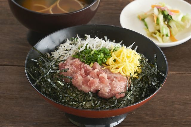 しらすネギトロ丼